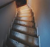 Caduta sulle scale e prova del danno